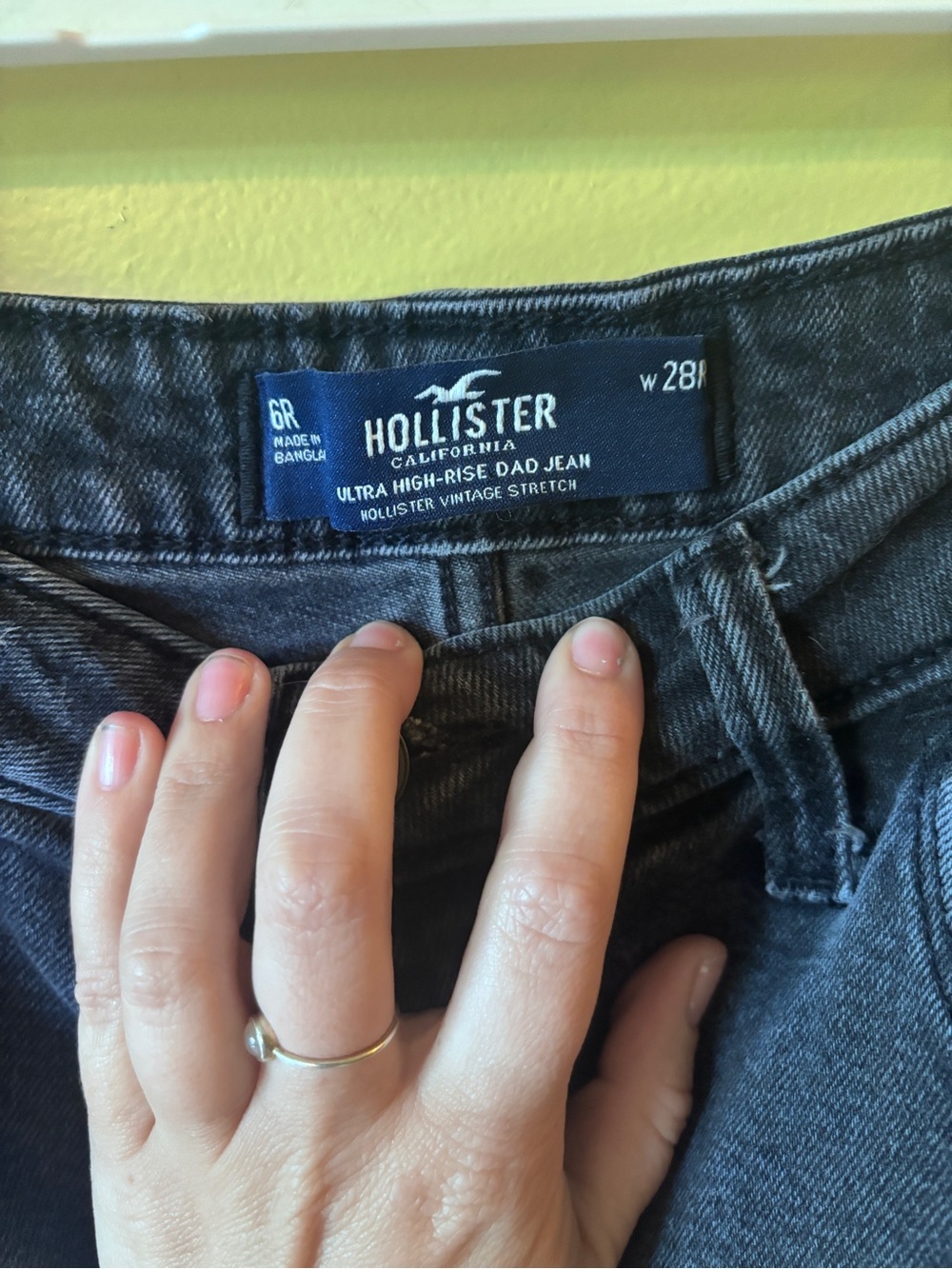 Hollister Straight Leg Women's Jeans in Washed Black